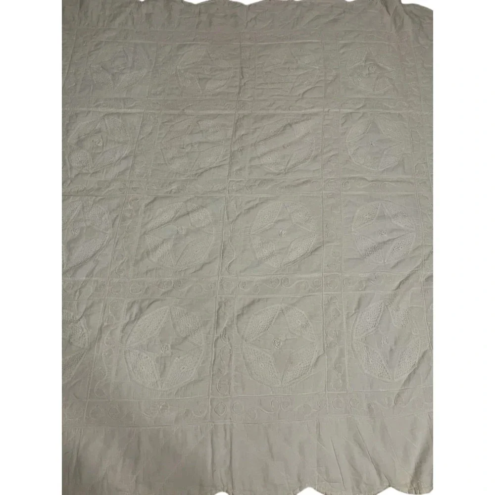 1900s Antique CottageCore Amish white on white BABY CRIB QUILT 81x72 hand stitch